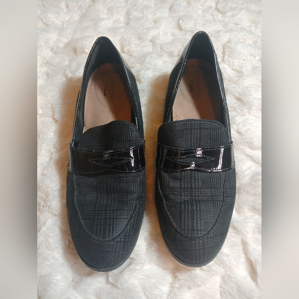 Clarks Womens Trish Rose Black On Black Plaid Synthetic Loafer Shoes Size 9 M